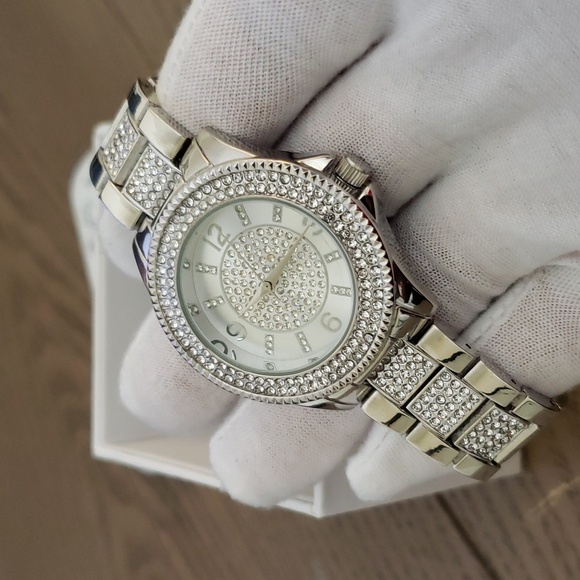 Watch - Picture 3 of 3